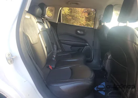 2020 Jeep Compass Latitude из США, поврежденный, VIN 3C4NJDBB7LT149862